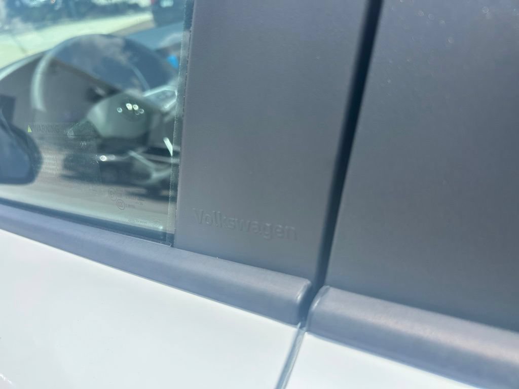 New 2026 Volkswagen Taos SE FWD image 28