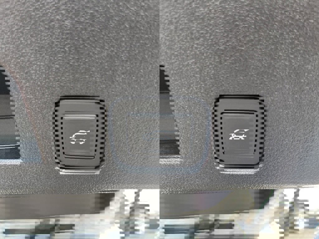 New 2025 Chevrolet Traverse LT w/ Midnight/Sport Edition image 8