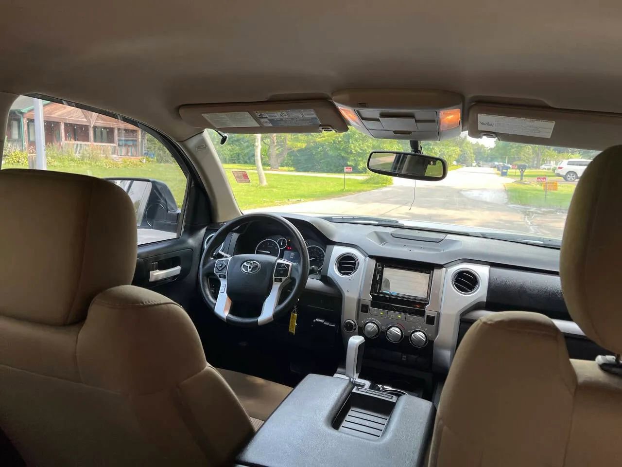 Used 2015 Toyota Tundra SR5 w/ SR5 Upgrade Package image 17