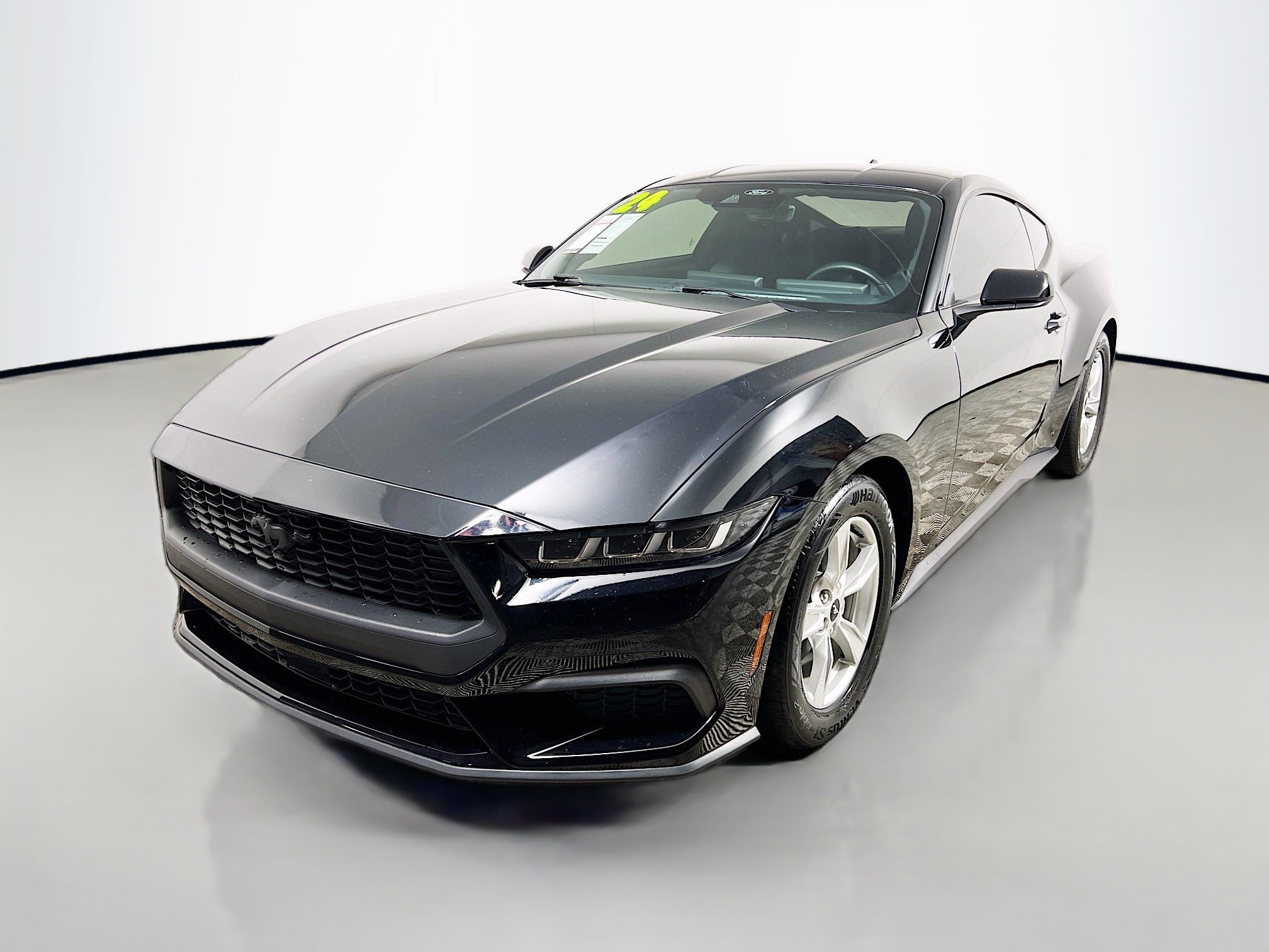 Used 2024 Ford Mustang EcoBoost image 10
