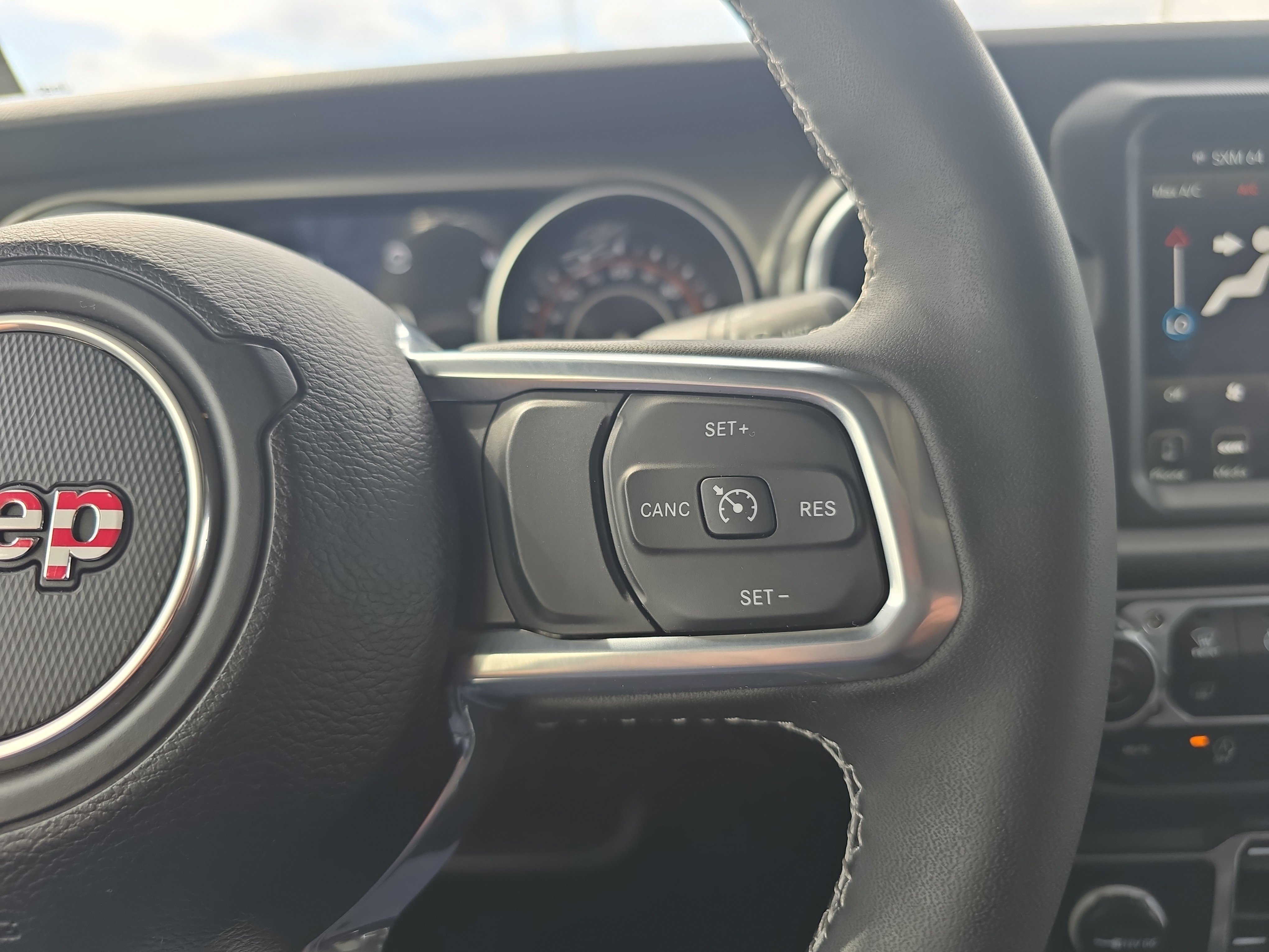 Used 2023 Jeep Gladiator Overland w/ Cold Weather Group image 23