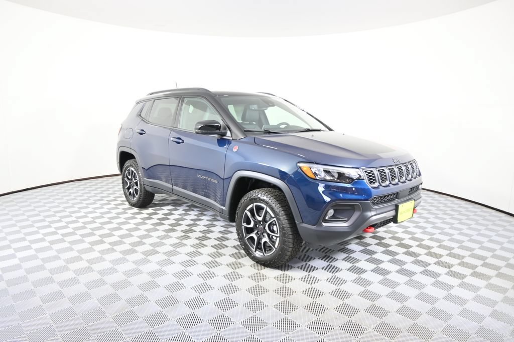 New 2026 Jeep Compass Trailhawk w/ Sun, Sound & Navigation Group AWD/4WD image 9