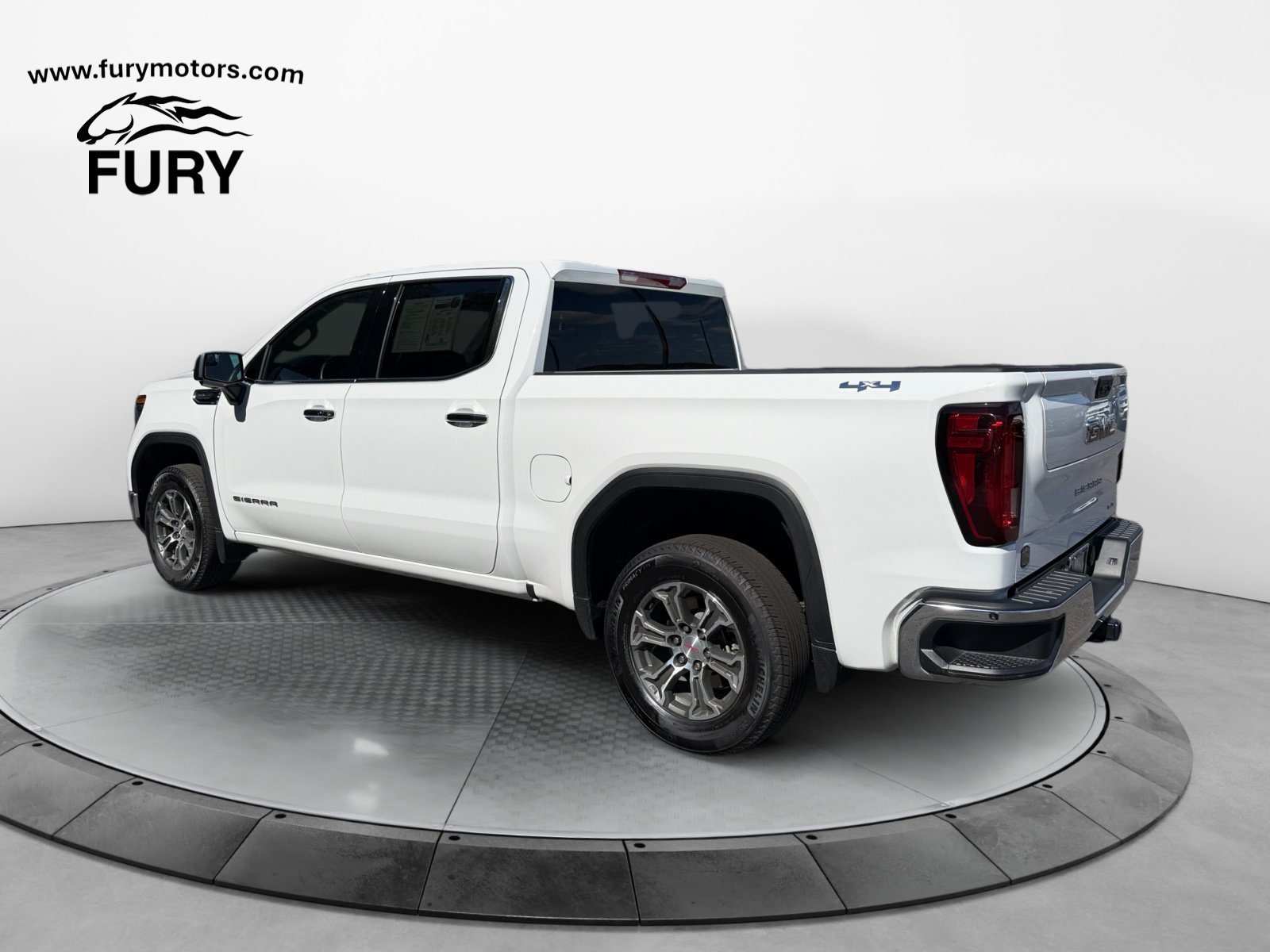 Used 2025 GMC Sierra 1500 SLT AWD/4WD image 6