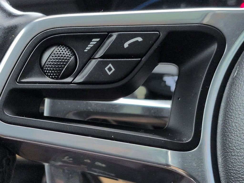 Used 2018 Porsche Macan image 20