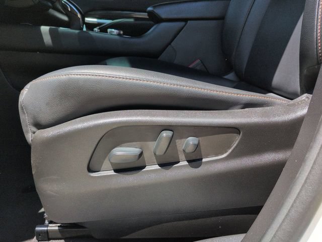 Used 2022 Cadillac XT4 Sport w/ Safety Alert Package AWD/4WD image 19