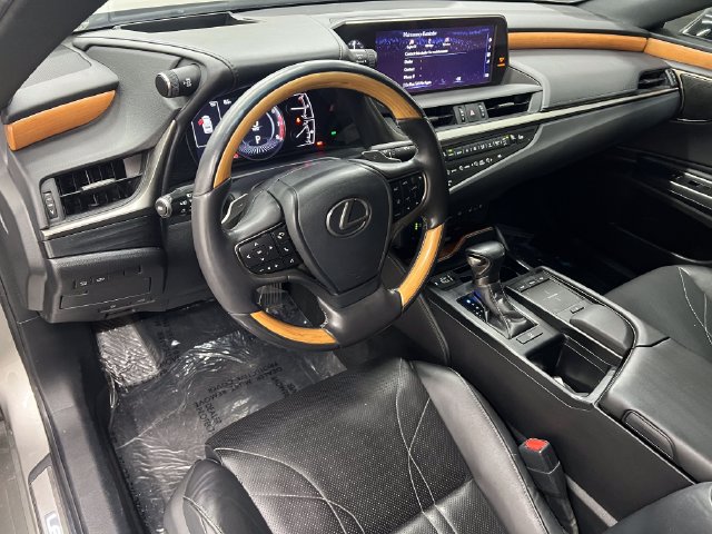 Certified 2020 Lexus ES 350 Ultra Luxury w/ Accessory Package 2 FWD image 16