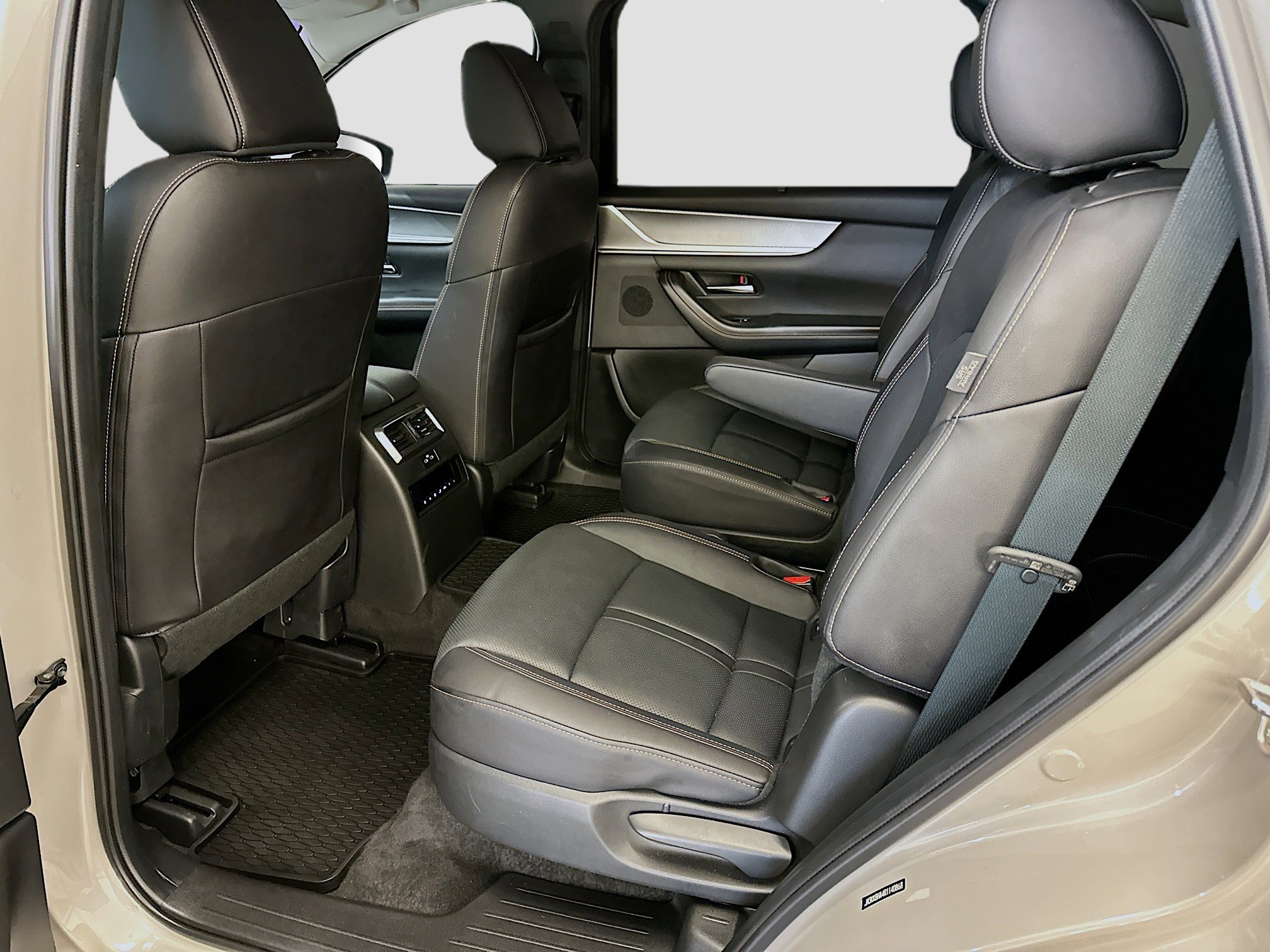 Used 2024 MAZDA CX-90 Plug-In Hybrid w/ Preferred image 30