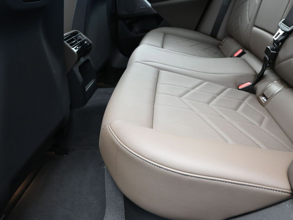 Certified 2025 BMW 530i xDrive image 16