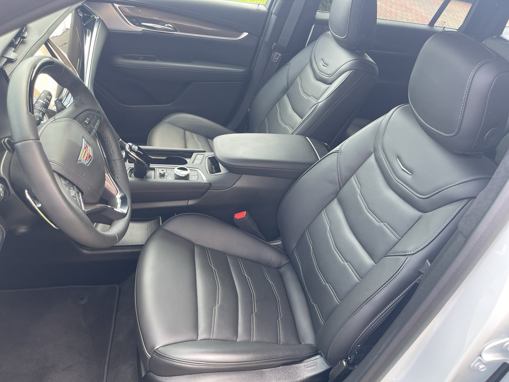 Used 2025 Cadillac XT6 Sport w/ Platinum Package AWD/4WD image 15