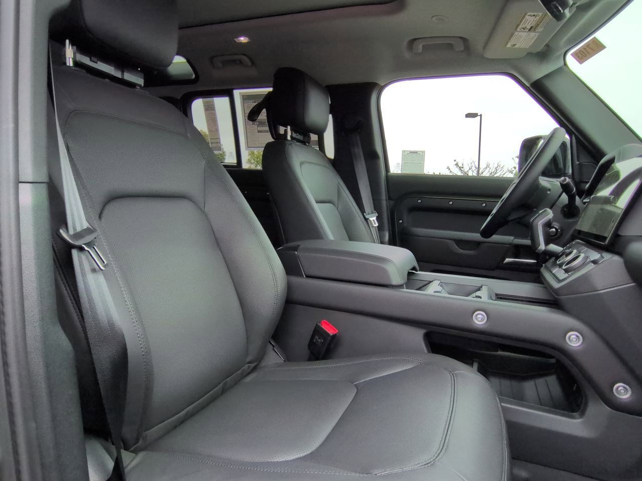New 2026 Land Rover Defender 110 X-Dynamic SE image 26