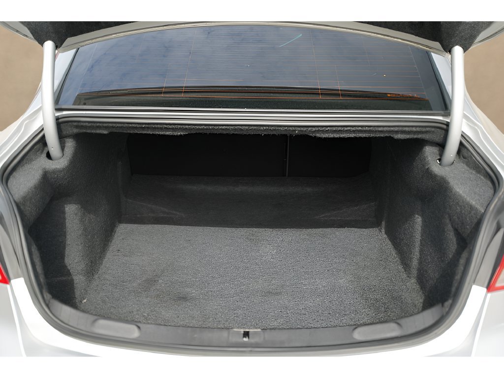 Used 2018 Chevrolet Impala LT FWD image 32