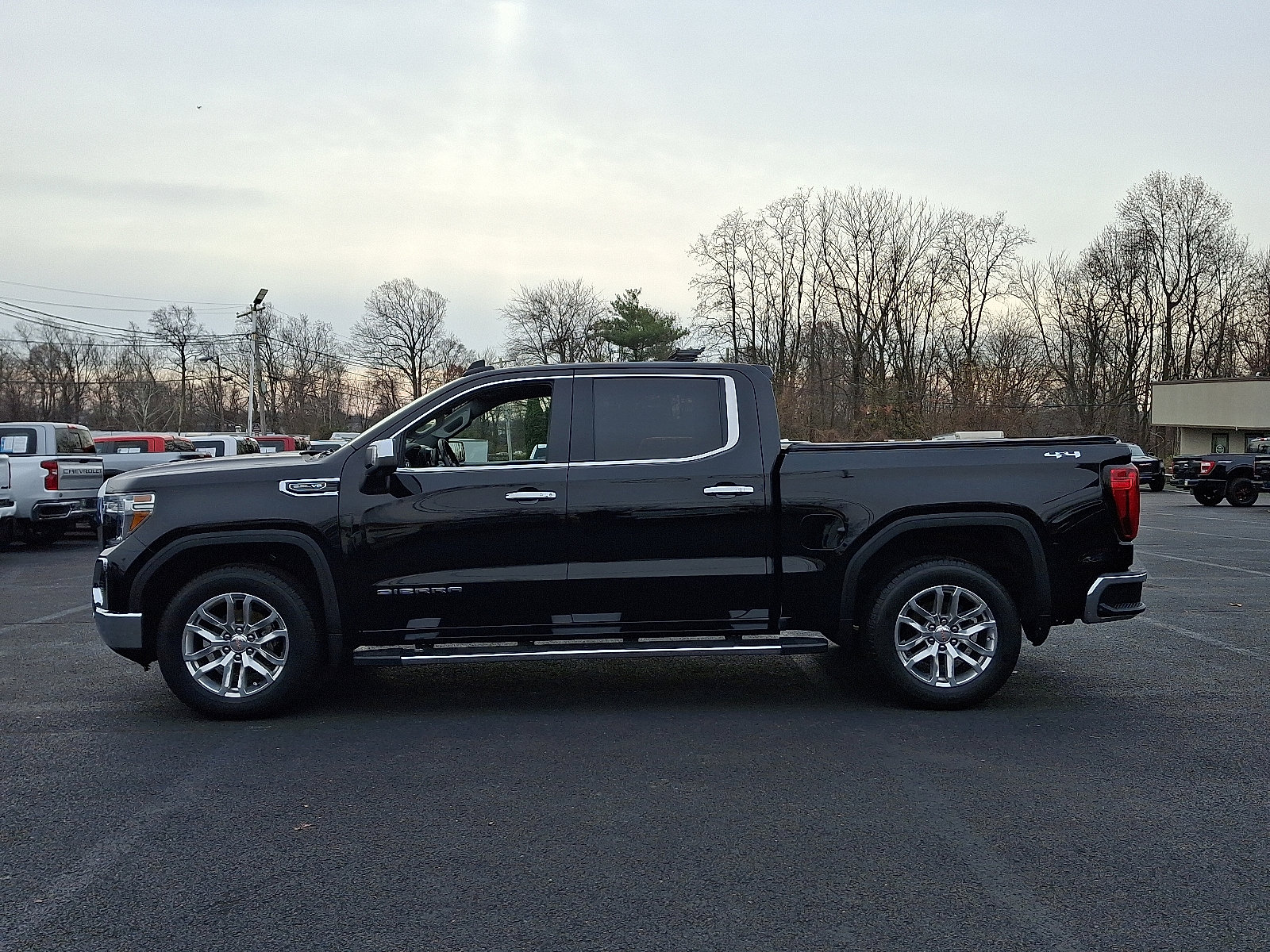 Used 2019 GMC Sierra 1500 SLT image 6