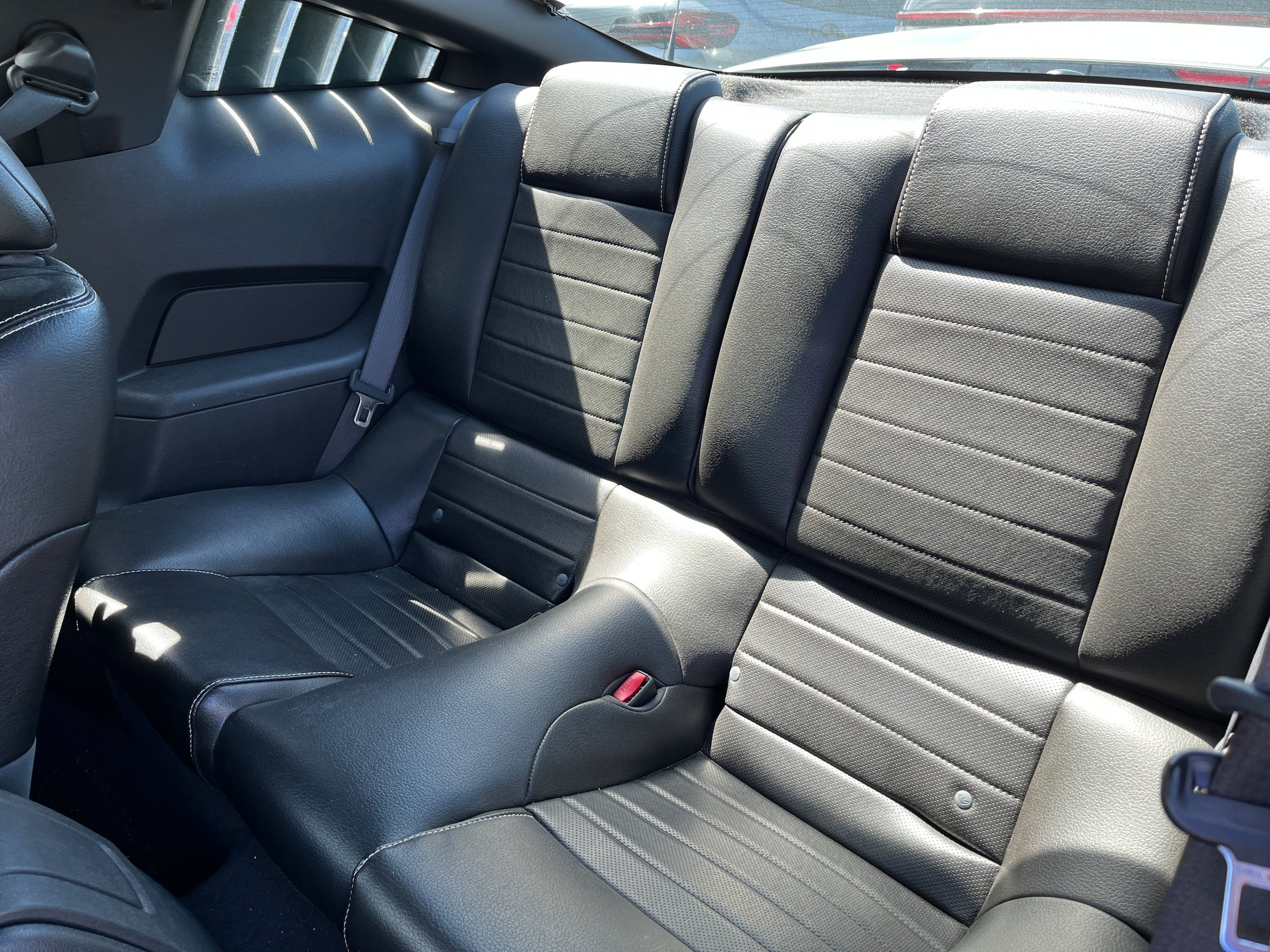 Used 2010 Ford Mustang GT Premium RWD image 10