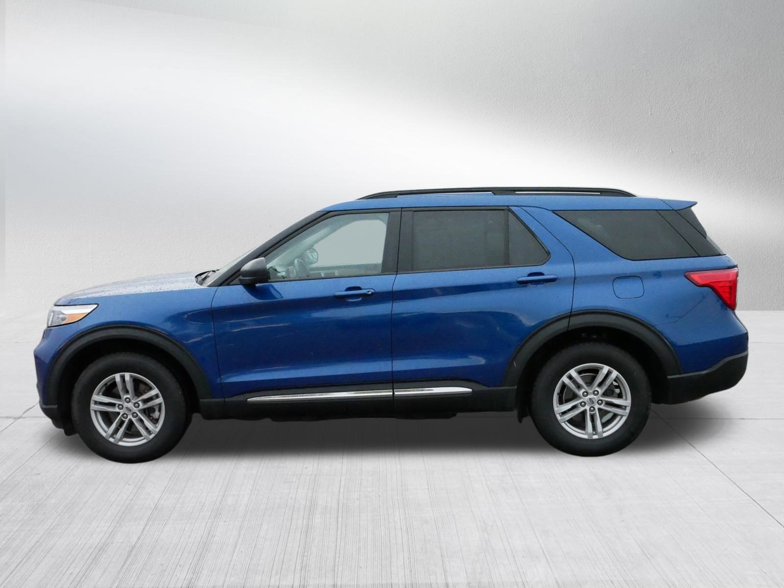 Used 2022 Ford Explorer XLT image 4