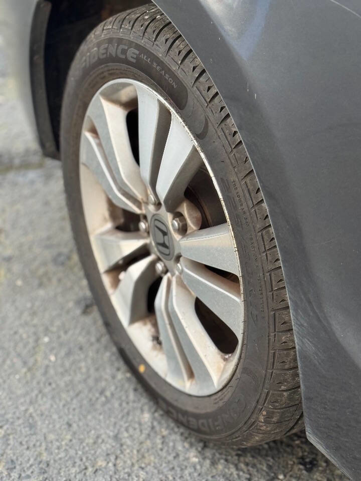 Used 2011 Honda Accord EX-L image 18