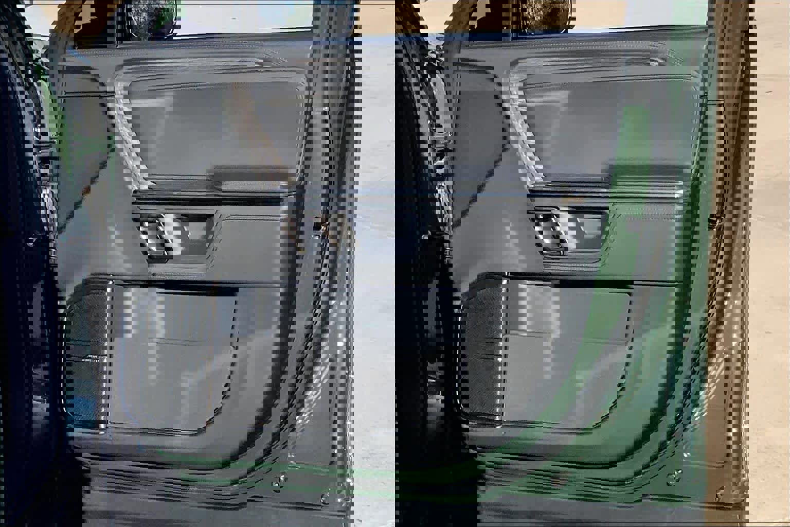 Used 2022 Rivian R1T Adventure image 22