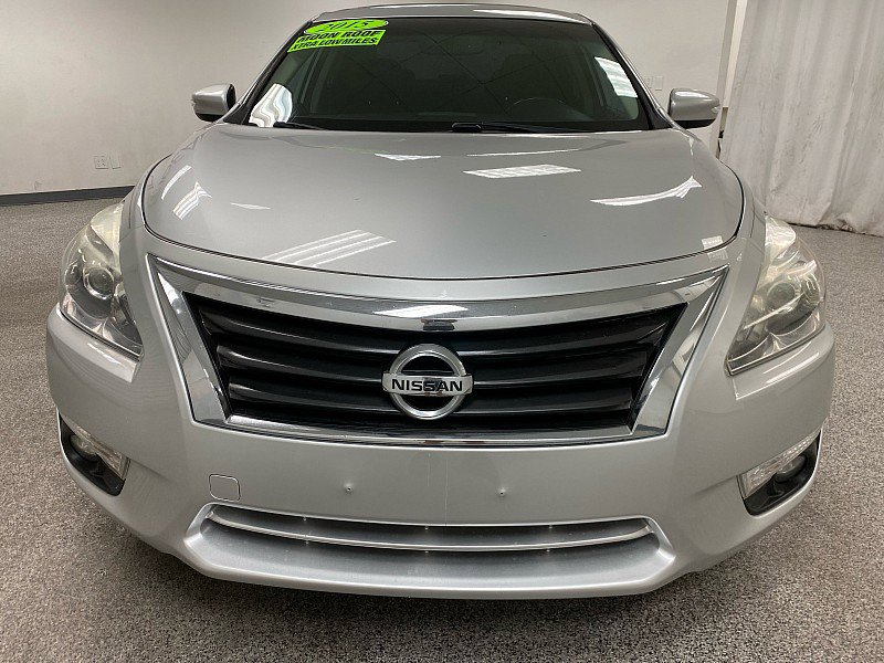 Used 2015 Nissan Altima 2.5 SV w/ Convenience Package image 2