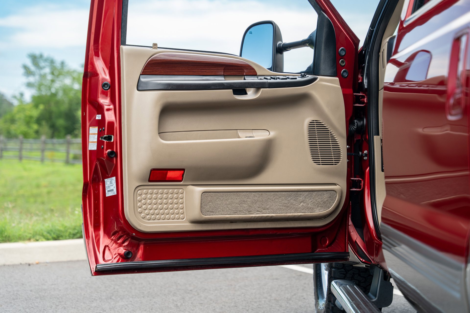 Used 2005 Ford Excursion Eddie Bauer image 31