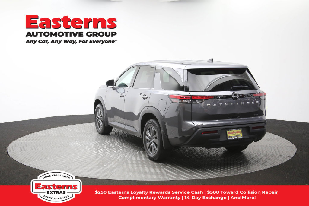 Used 2024 Nissan Pathfinder S AWD/4WD image 39