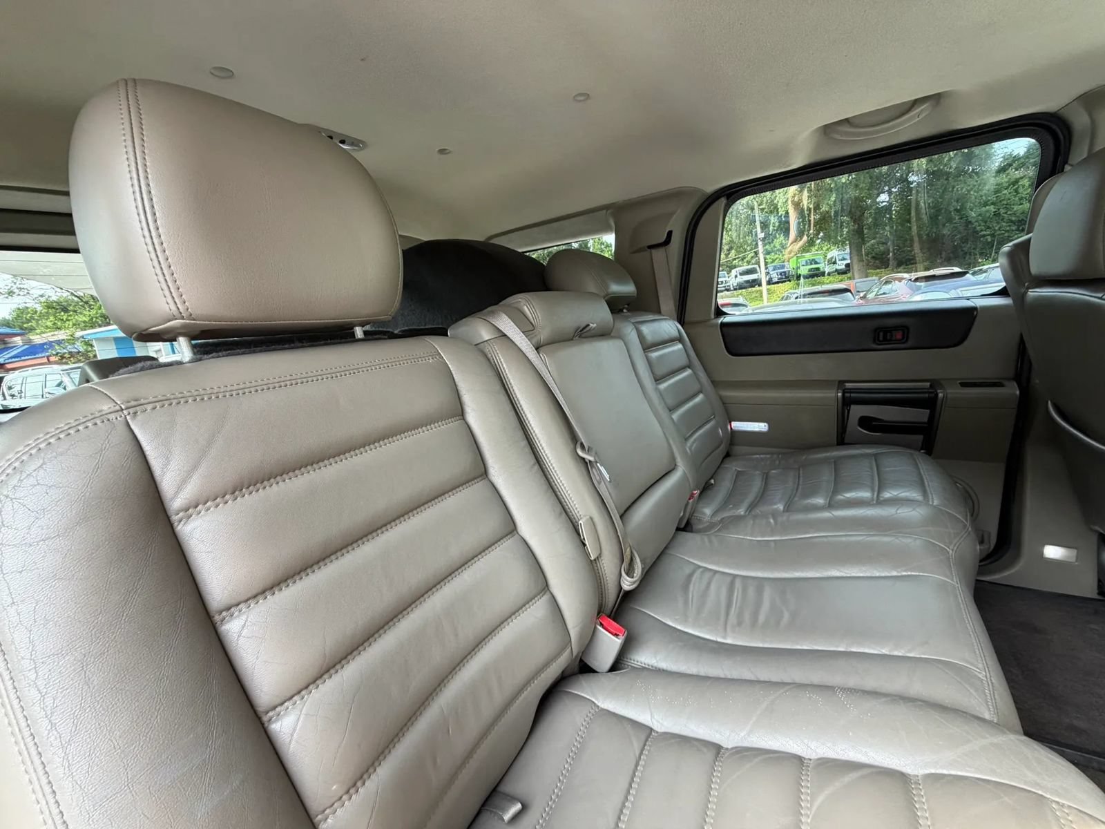 Used 2004 HUMMER H2 SUT w/ Preferred Equipment Group AWD/4WD image 21