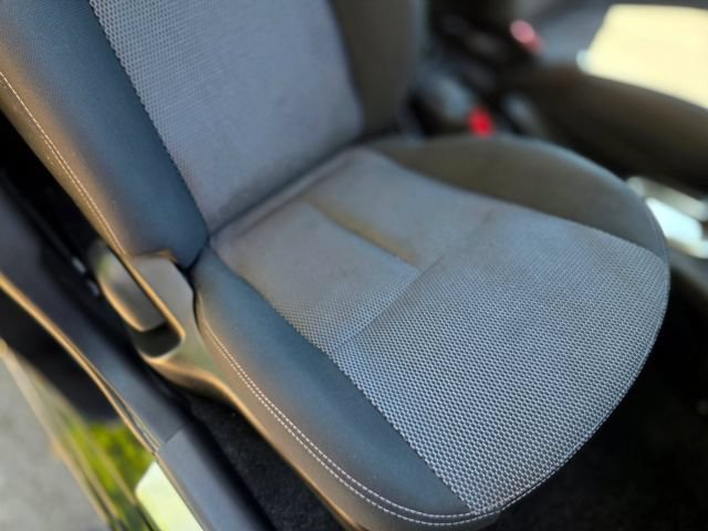 Used 2015 Nissan Versa SV FWD image 43