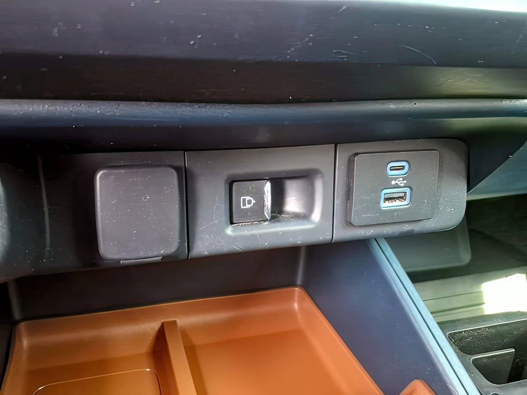 Used 2022 Ford Maverick Lariat w/ Equipment Group 500A Standard image 12