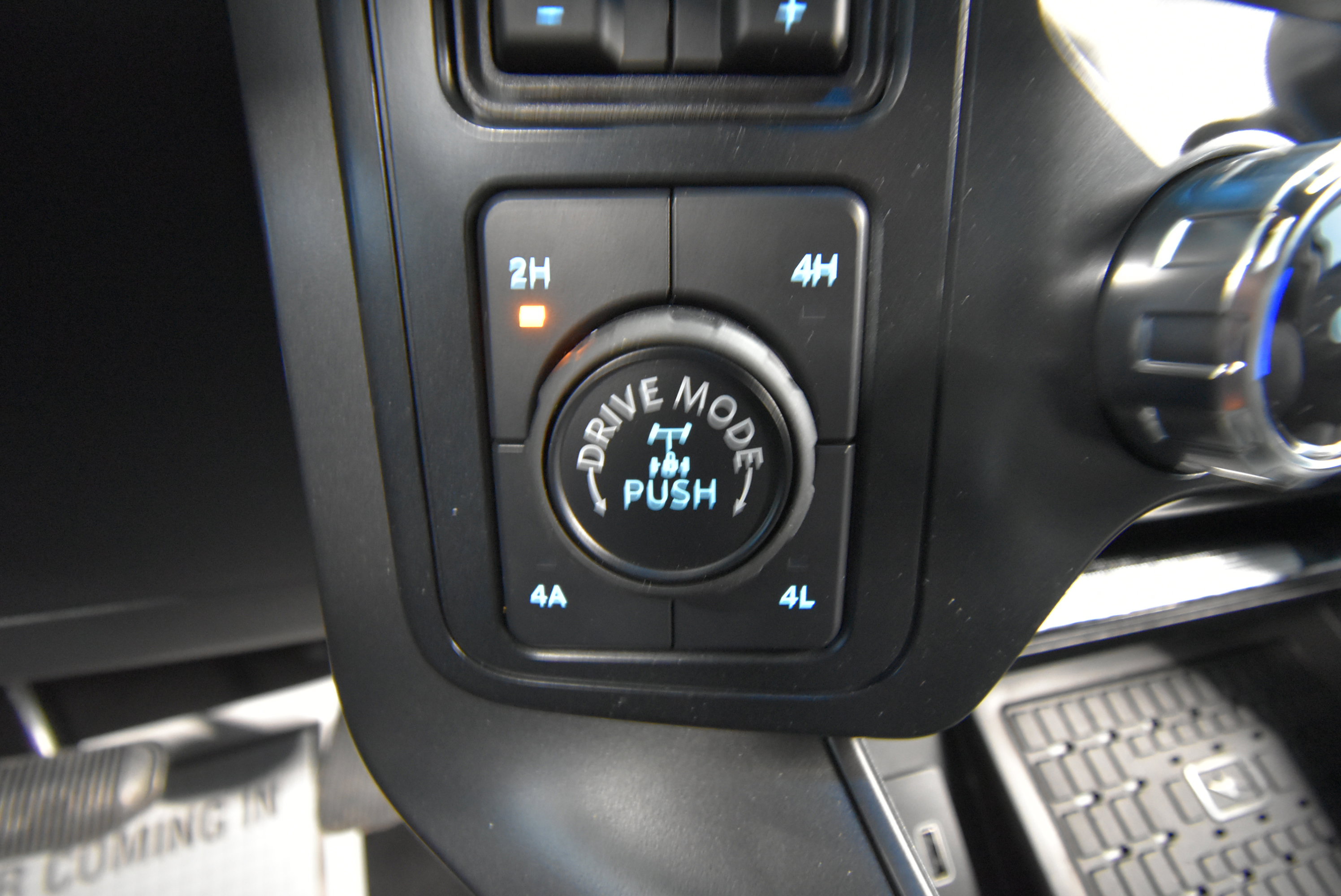 New 2025 Ford F150 Tremor w/ Equipment Group 402A High image 13