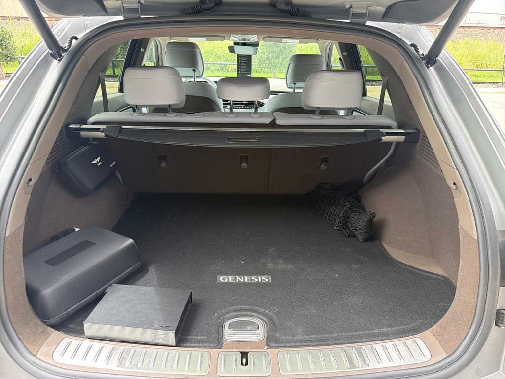 Certified 2026 Genesis GV70 2.5T Advanced AWD/4WD image 16