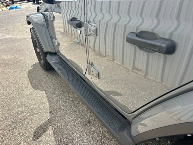 Used 2023 Jeep Wrangler Unlimited Sahara AWD/4WD image 14