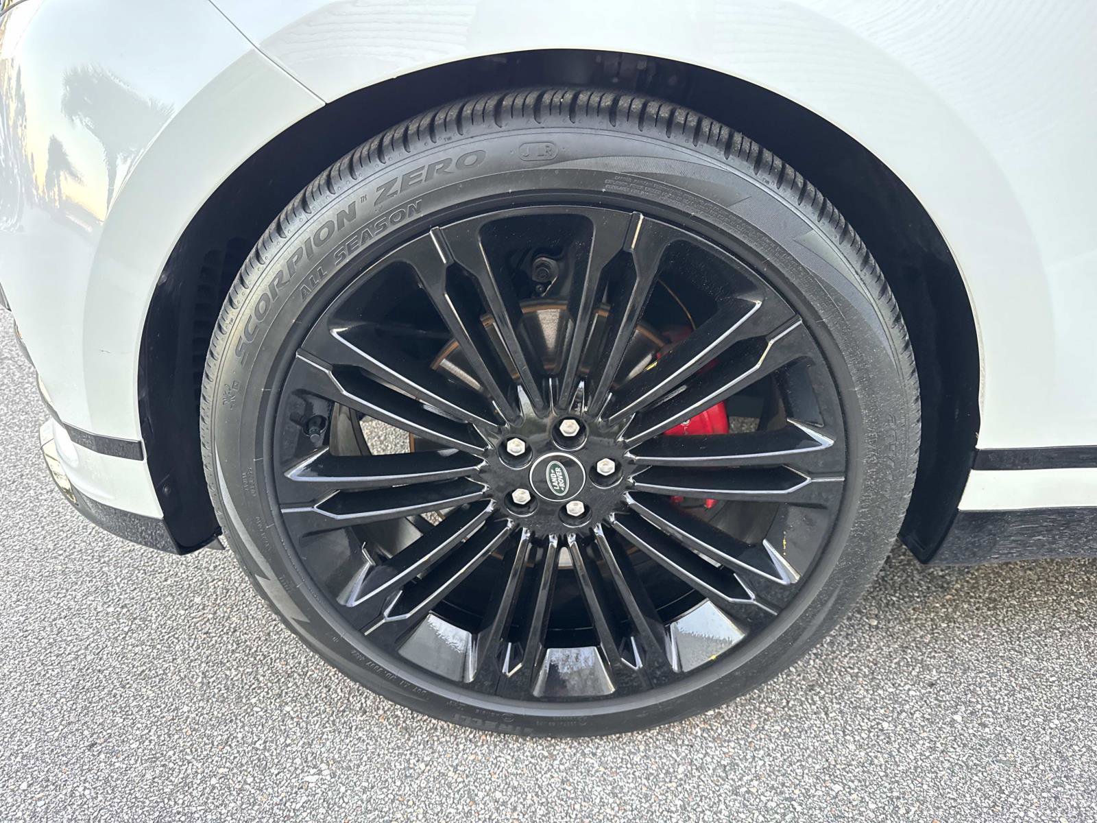 Used 2024 Land Rover Range Rover Velar Dynamic SE image 10