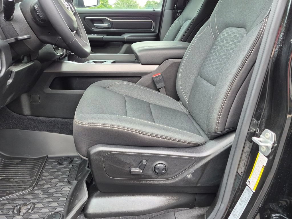 Used 2025 RAM 1500 Big Horn AWD/4WD image 10