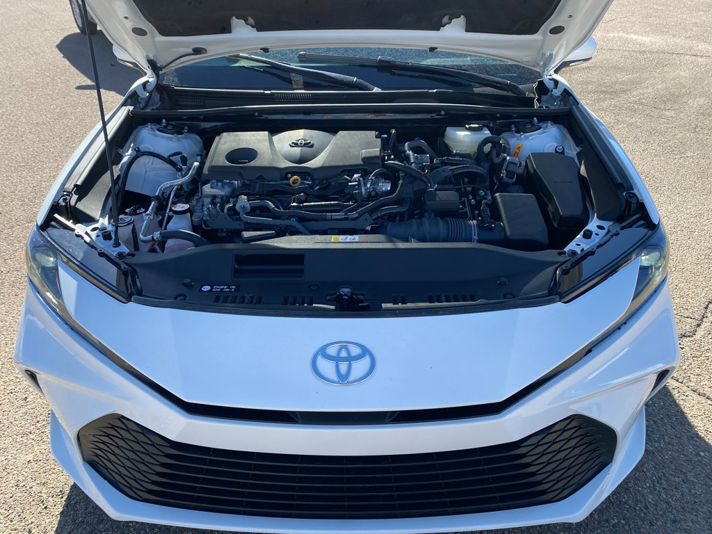 Used 2025 Toyota Camry LE FWD image 17