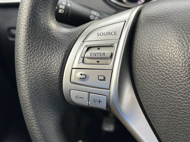 Used 2015 Nissan Rogue S FWD image 38