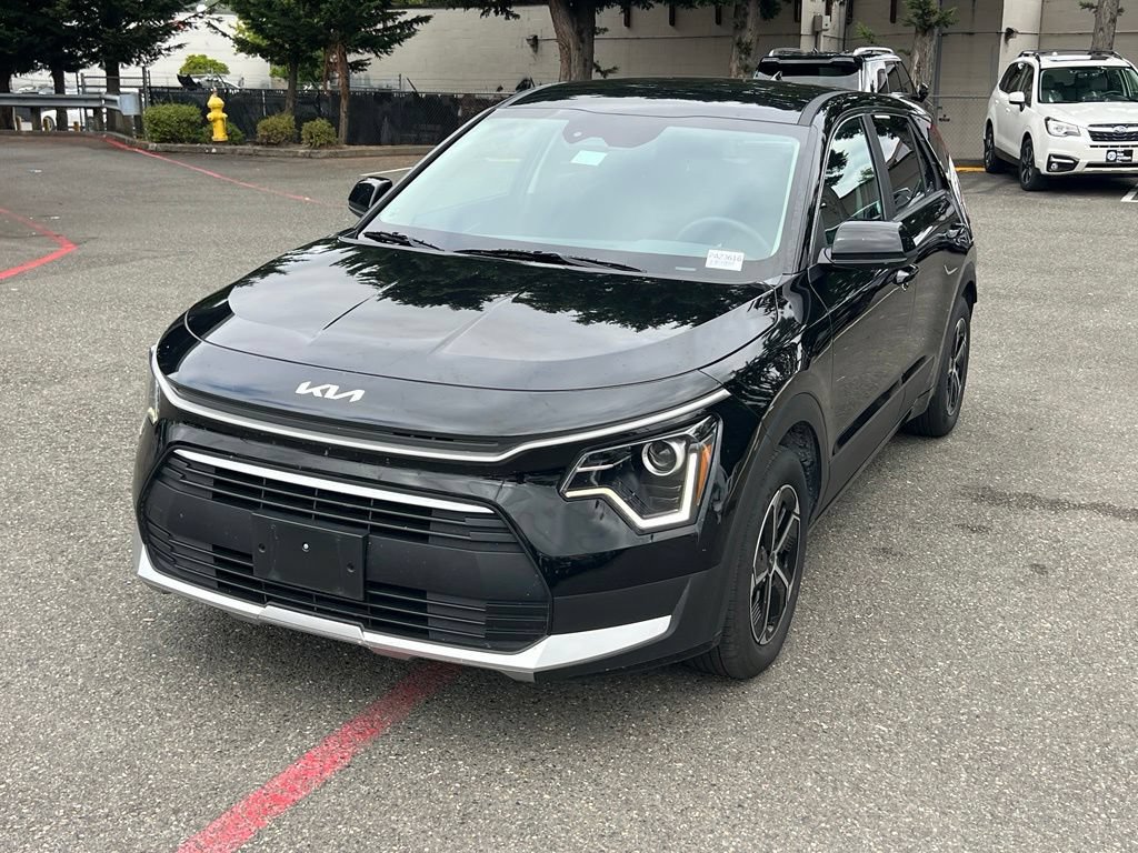 Certified 2025 Kia Niro LX FWD image 5