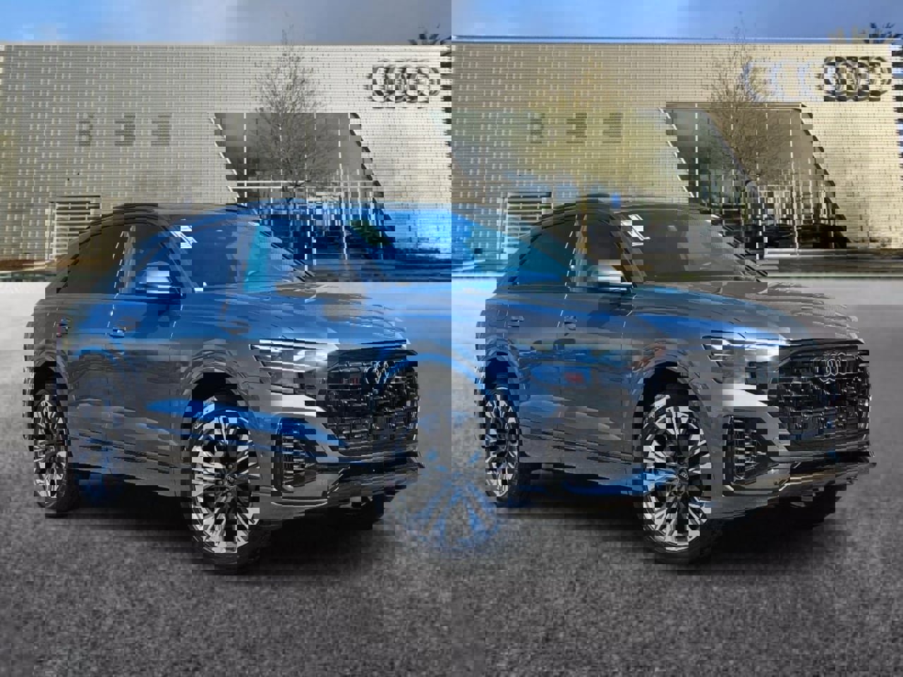 New 2025 Audi Q8 Premium image 1