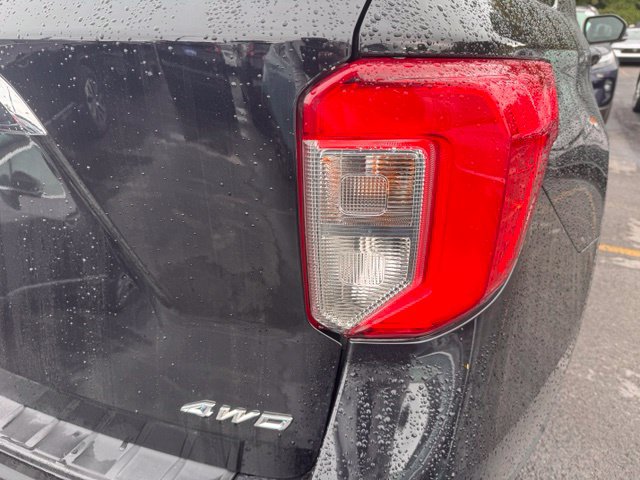 Used 2023 Ford Explorer XLT AWD/4WD image 5