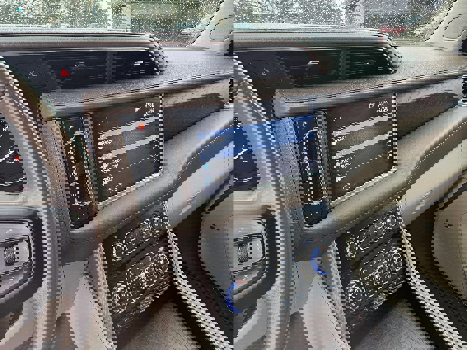 Used 2021 GMC Yukon Denali w/ Denali Premium Package image 15