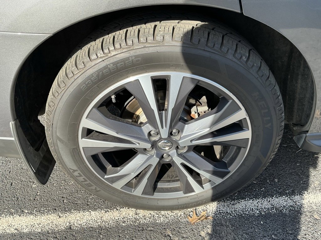 Used 2018 Nissan Pathfinder Platinum image 10