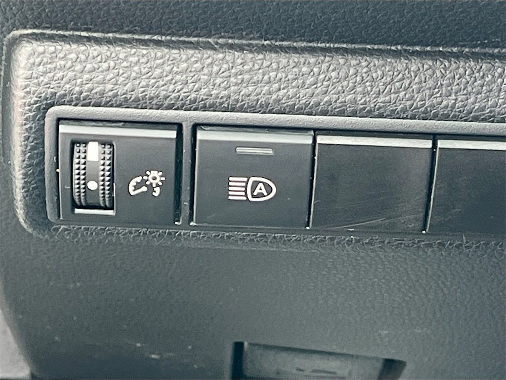 Used 2025 Toyota Corolla LE image 10