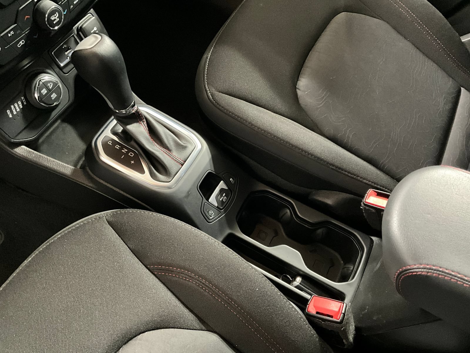 Used 2023 Jeep Renegade Trailhawk AWD/4WD image 18