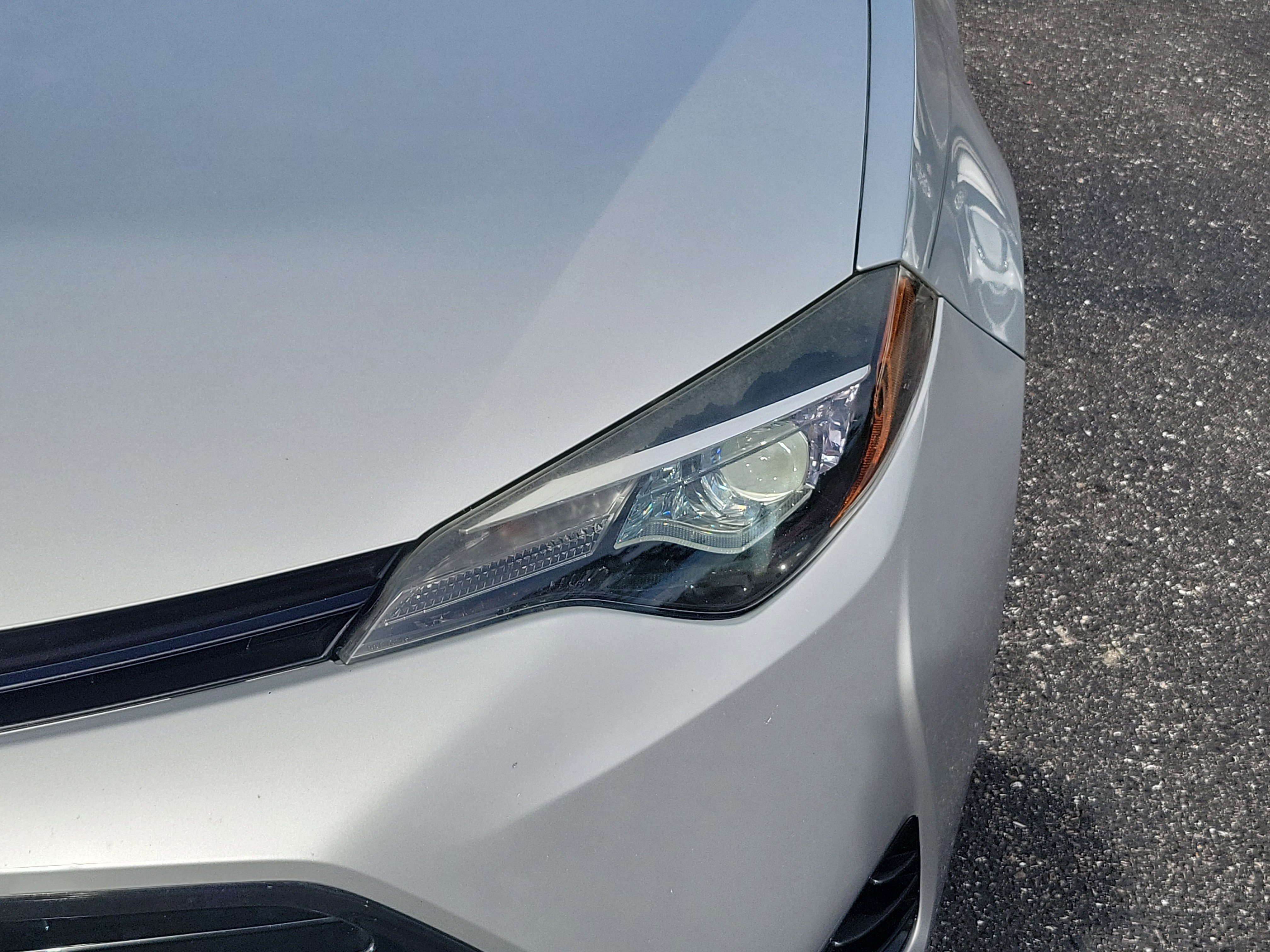 Used 2018 Toyota Corolla LE image 10