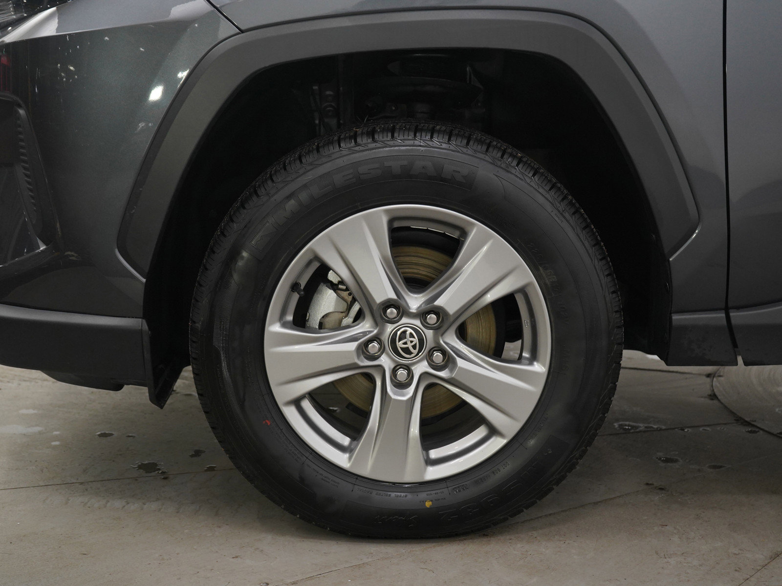 Used 2024 Toyota RAV4 XLE AWD/4WD image 31