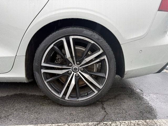 Used 2020 Volvo V60 T6 R-Design w/ Protection Package Premier FWD image 5