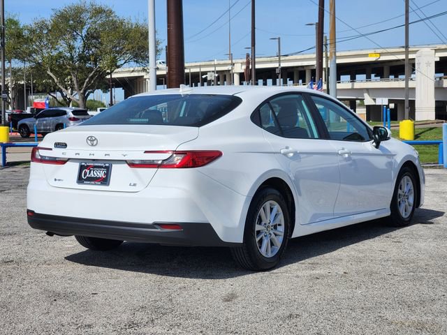 Used 2025 Toyota Camry LE image 7