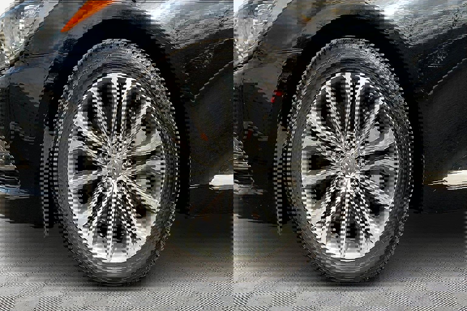 Used 2017 Genesis G80 3.8 w/ Option Group 02 image 35