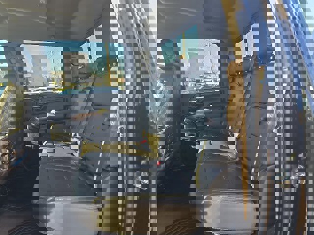 Used 2023 GMC Sierra 3500 SLT w/ SLT Convenience Package image 17