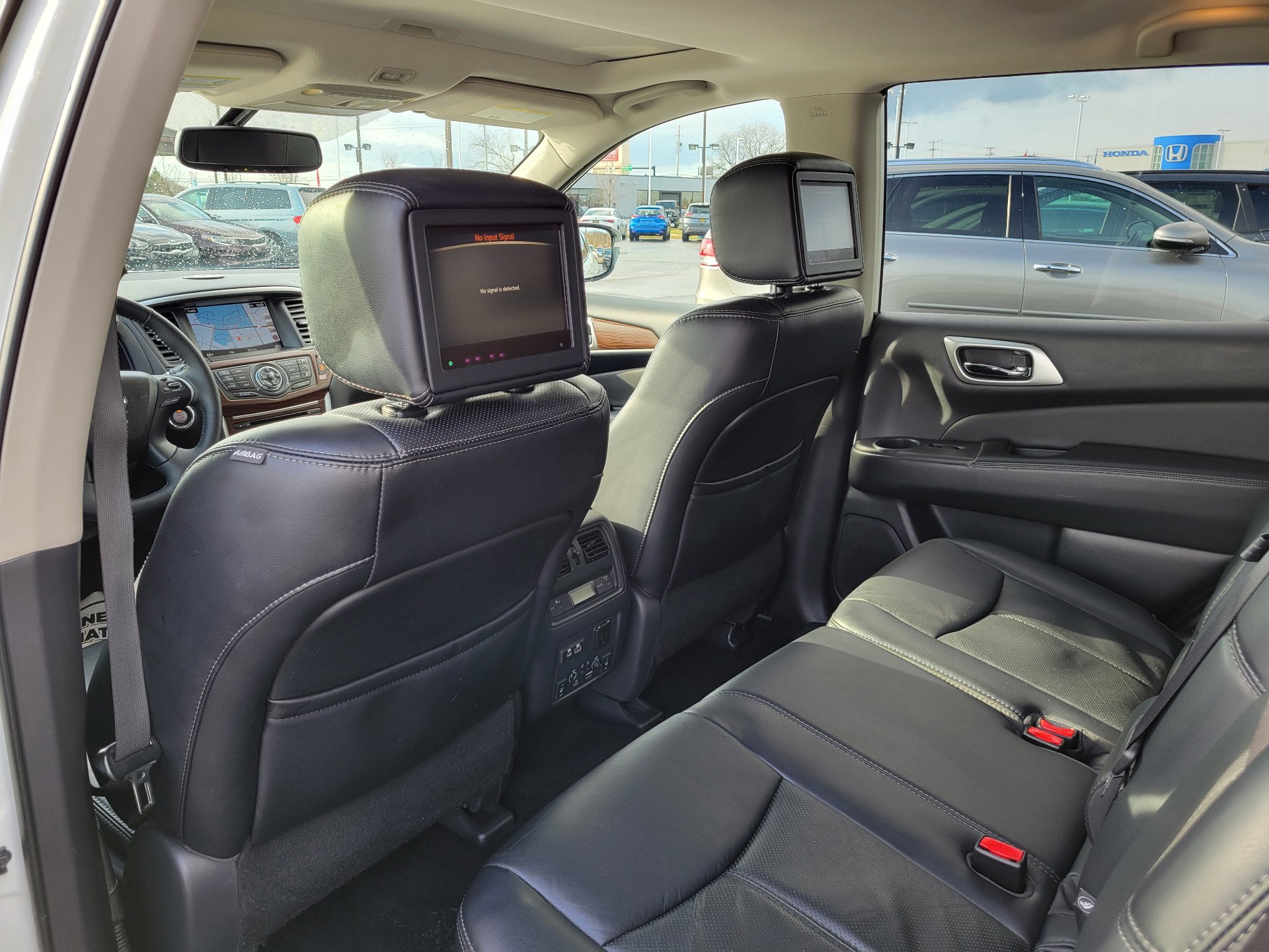 Used 2019 Nissan Pathfinder Platinum image 13