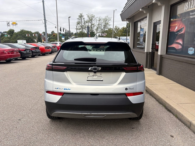 Used 2023 Chevrolet Bolt EUV LT FWD image 4