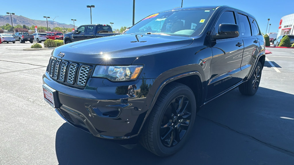 Used 2021 Jeep Grand Cherokee Laredo X image 7