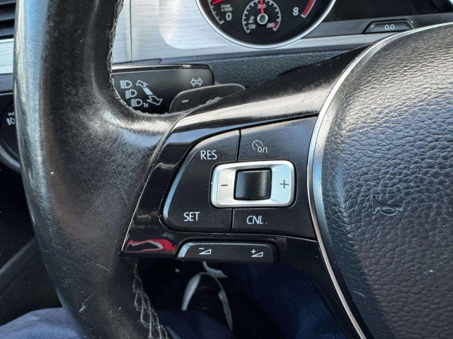 Used 2017 Volkswagen Golf SE image 25